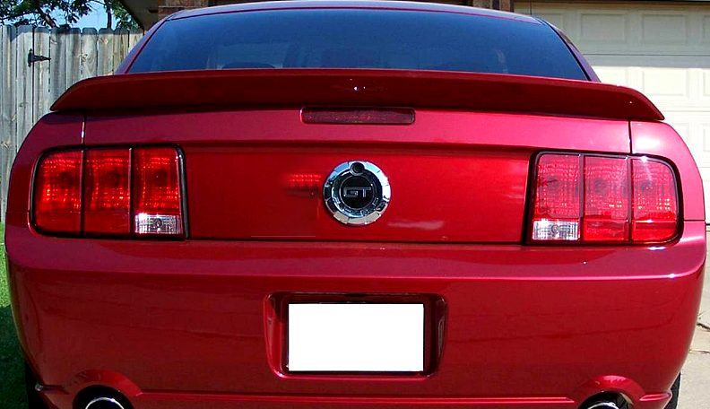 GT500 Style Trunk Spoiler (MUSTANG 05-09) - immagine 12